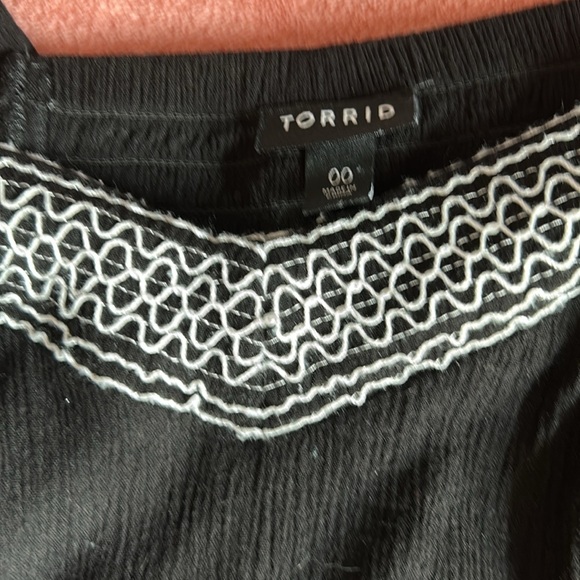 Torrid Boho Black & White Top size 00 - Picture 2 of 5